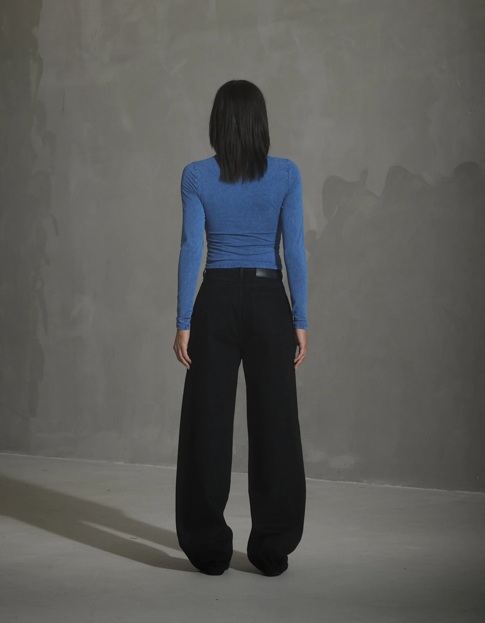 Relaxed Denim Jeans - Black Tint - Image 5